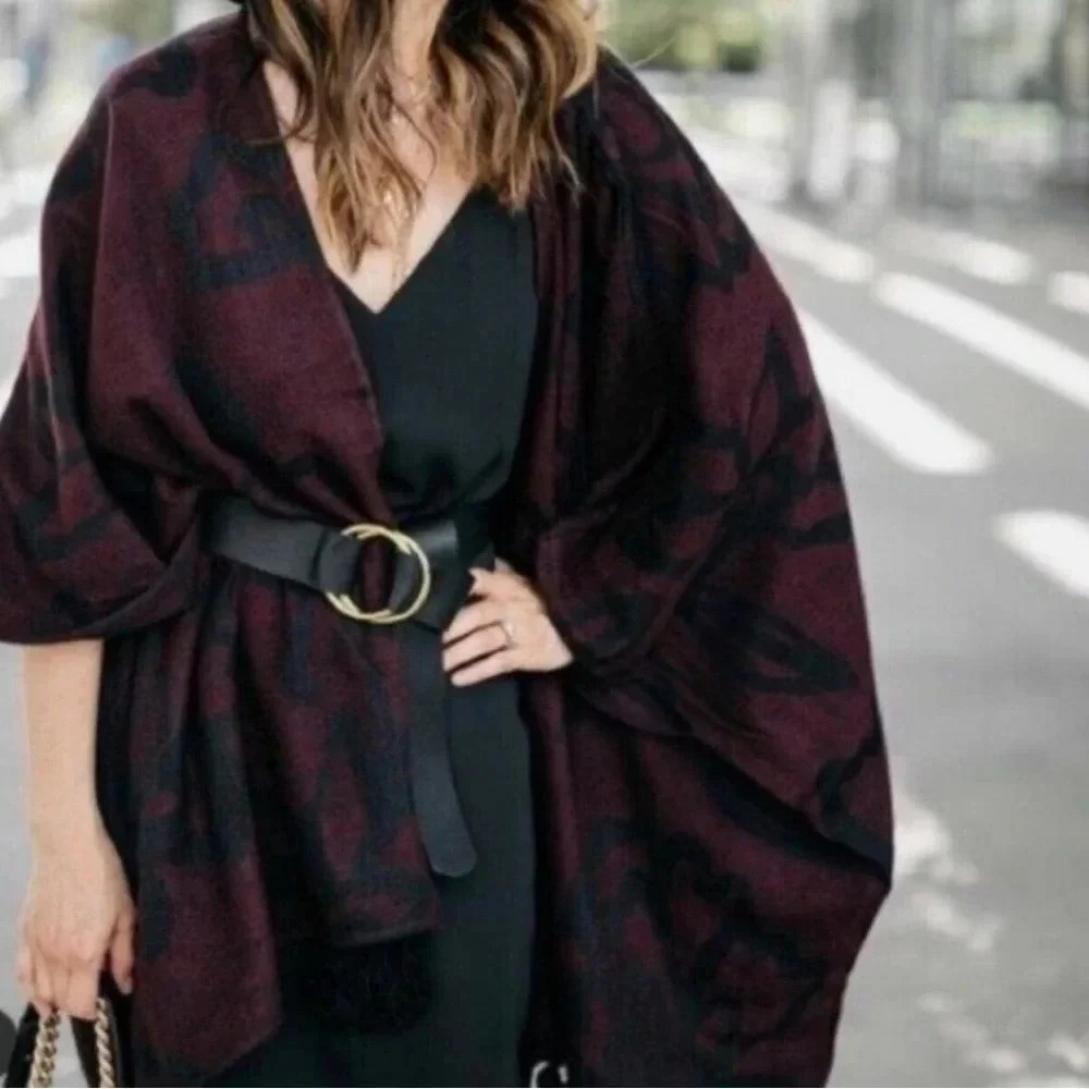 Cleobella Women’s One Sz Sevigny Capelet Poncho Cape Sweater Rachel Zoe Burgundy